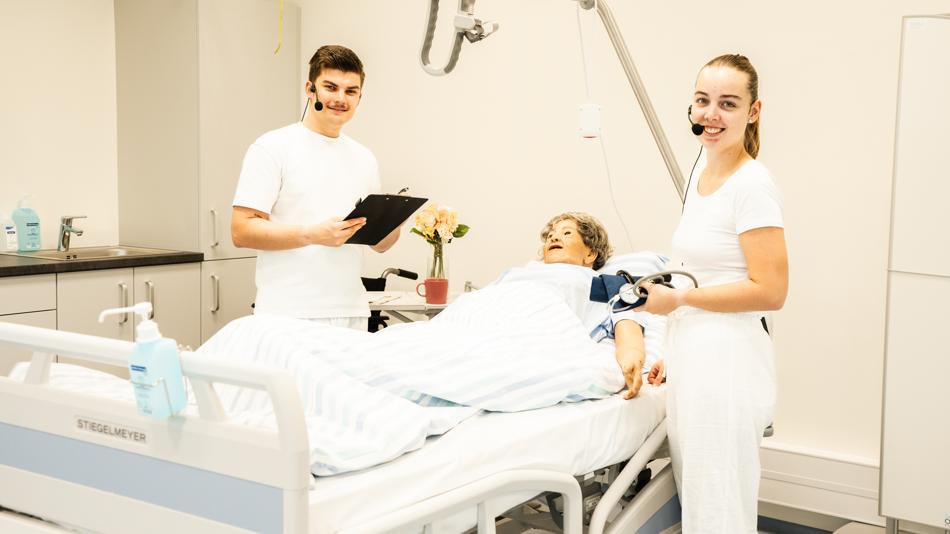 Erfahre im neuen Gesundheitscampus der FH JOANNEUM Kapfenberg, wie man Leben rettet