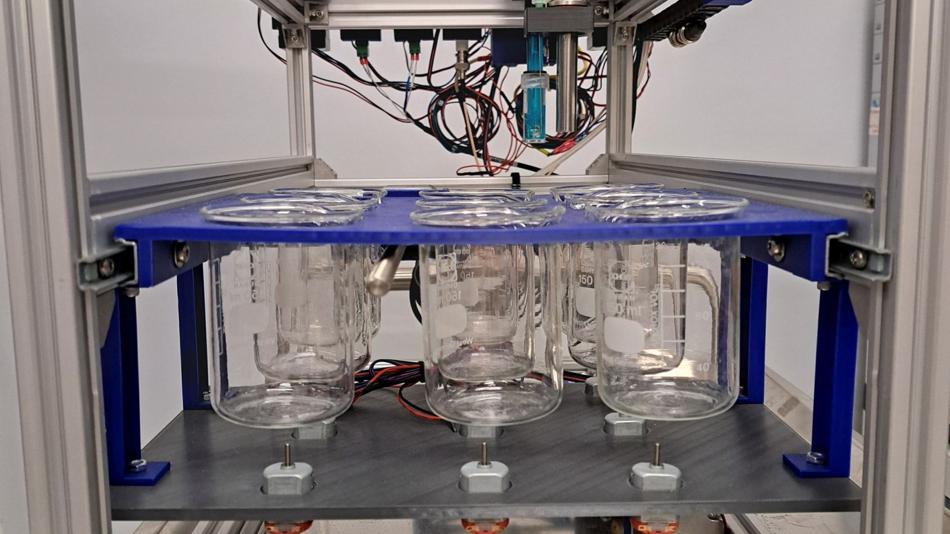 3-Achsen-Roboter mit Elektroden