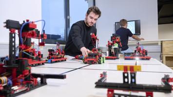 Station in der Next World Factory