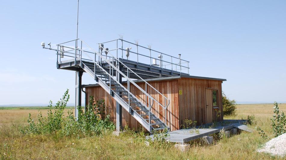 Luftgütemessung des Umweltbundesamts bei der Biologischen Station Illmitz