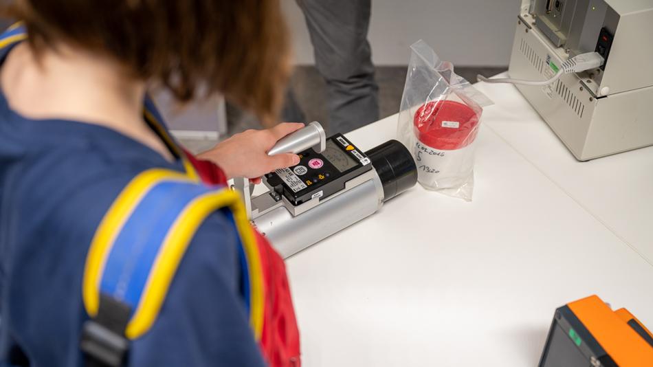 Radioaktivitätsmessung einer Probe bei der Langen Nacht der Forschung