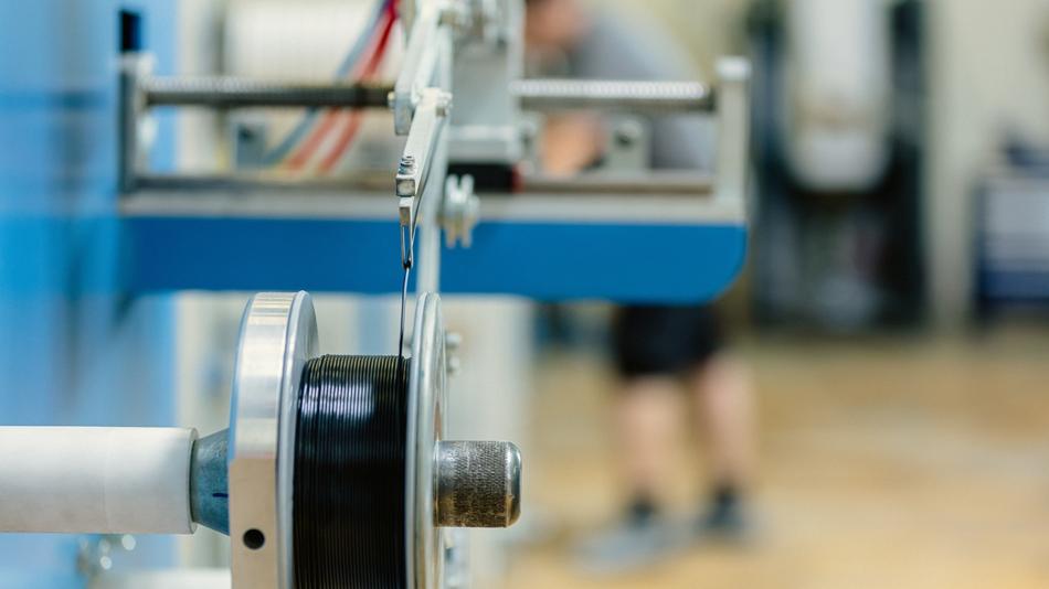 In der eigenen Filamentproduktion werden Materialen mit hohem technischem Anspruch verarbeitet