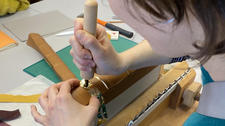 Schaurestaurierung Lederstempel