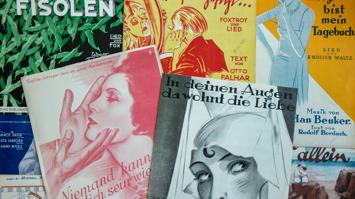 Collage unterschiedlicher Notenausgaben von Unterhaltungsmusik der 1930er und -40er Jahre