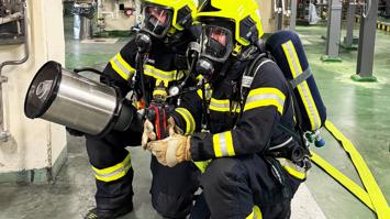 Kollegen der Betriebsfeuerwehr des Chemiepark Linz bei einer Übung