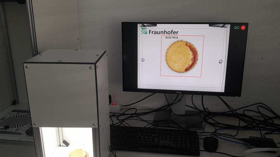 KI hilft hier bei der Qualitätskontrolle von Keksen